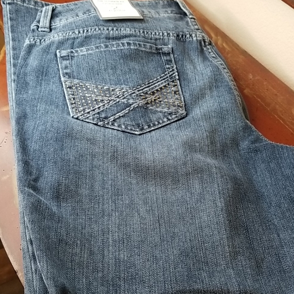 NWT Chico's Winged Pocket Platinum Jeans - Picture 7 of 15